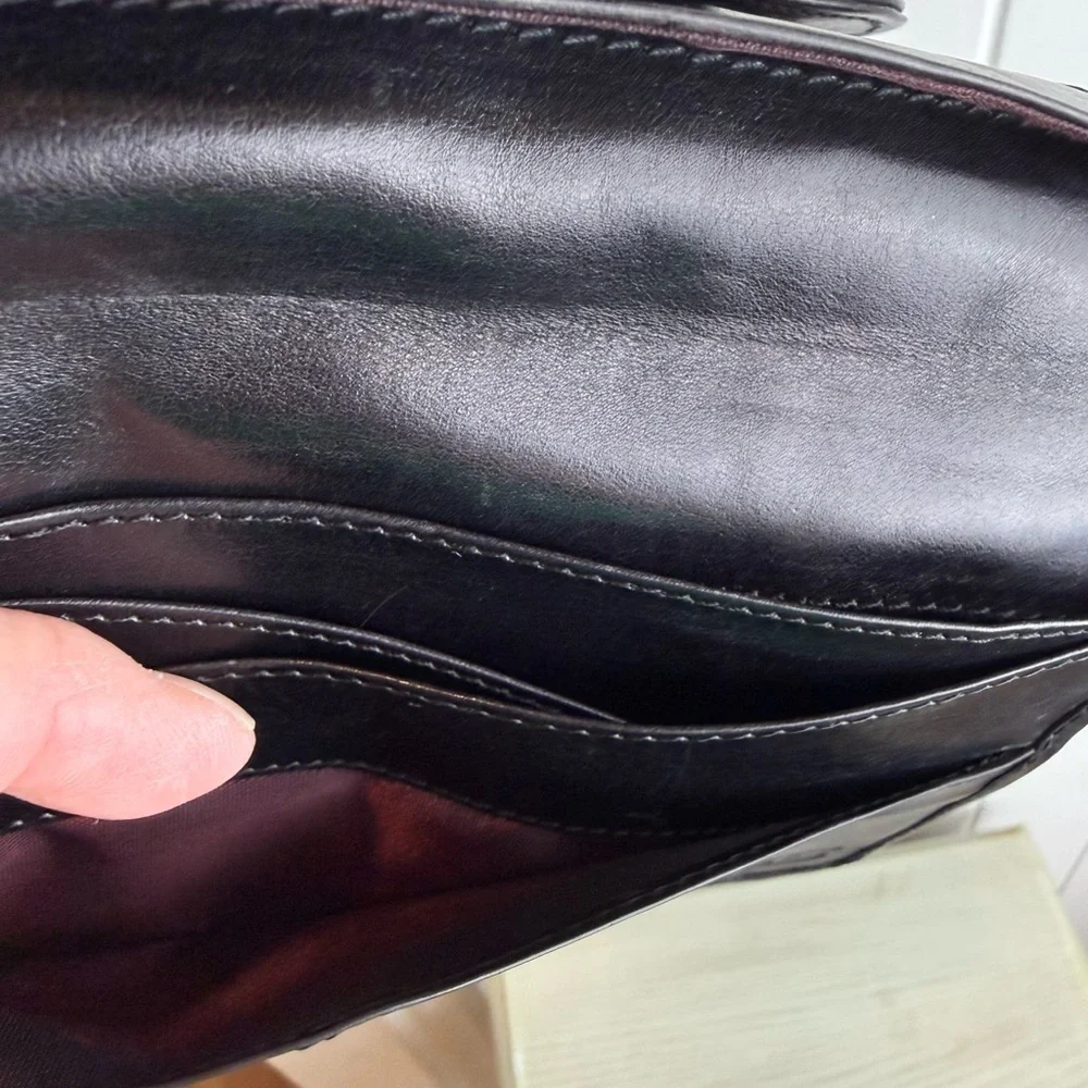 Vintage *Authentic w/Cert* Gucci Black Leather clutch Wallet Passport Holder